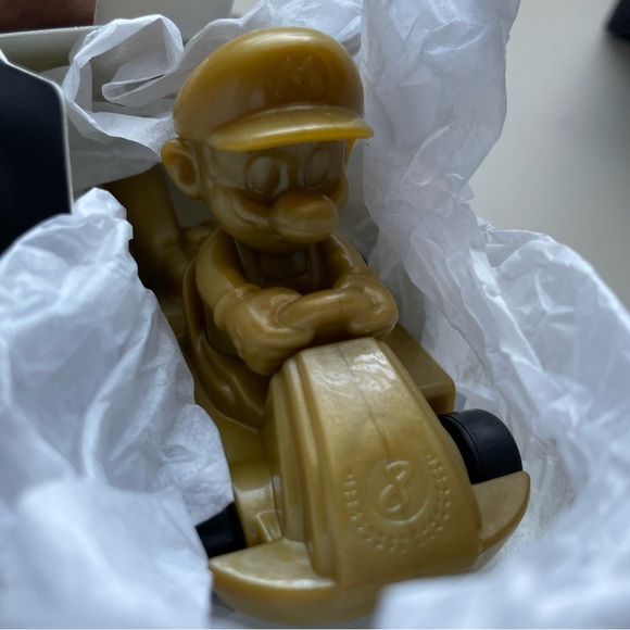 2024 McDonald's Happy Meal Toy, Gold Mario from Mario Kart 8 Deluxe - Picture 4 of 5